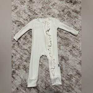 Ribbed ruffle romper